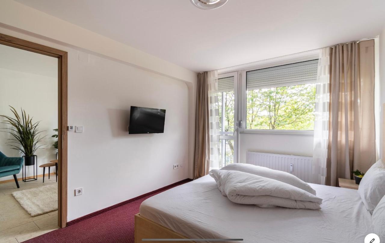 Sinus Premium Aparthotel Siófok Exteriör bild