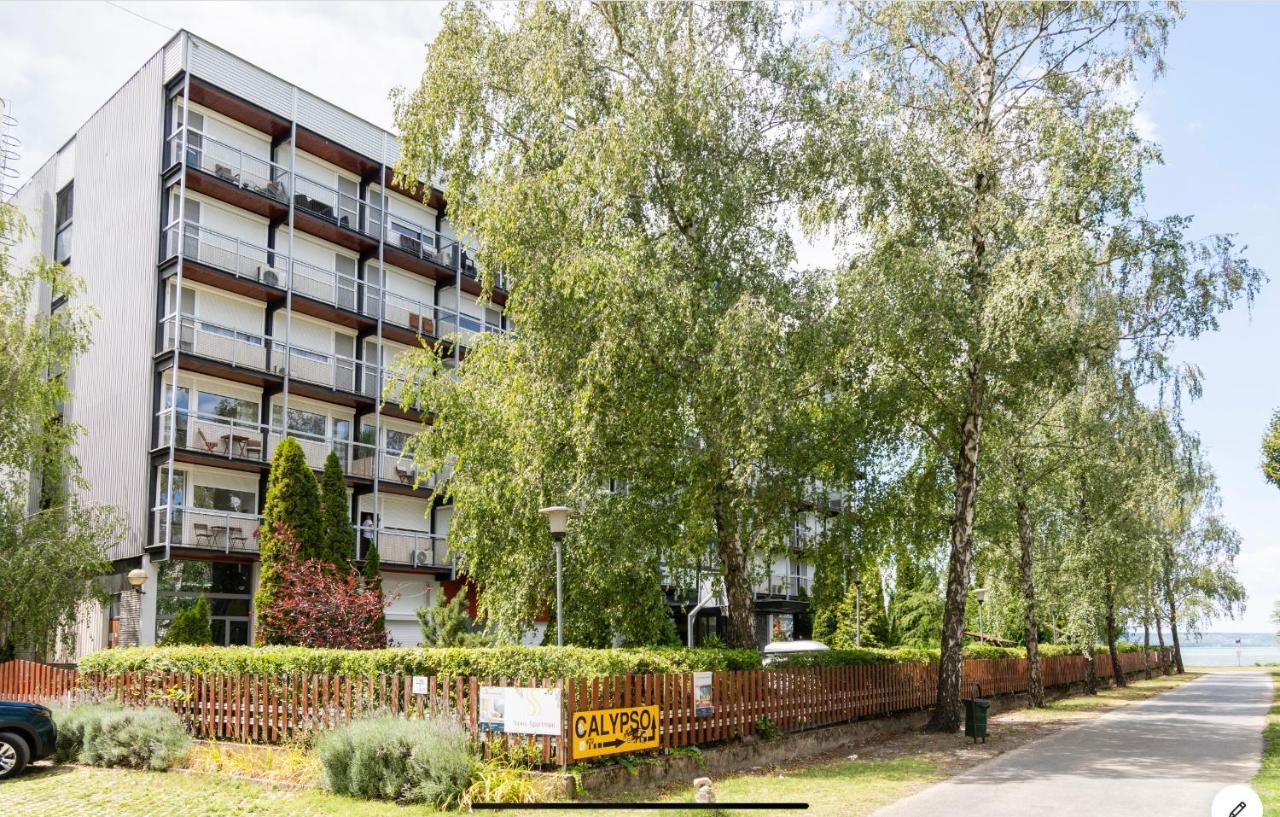 Sinus Premium Aparthotel Siófok Exteriör bild