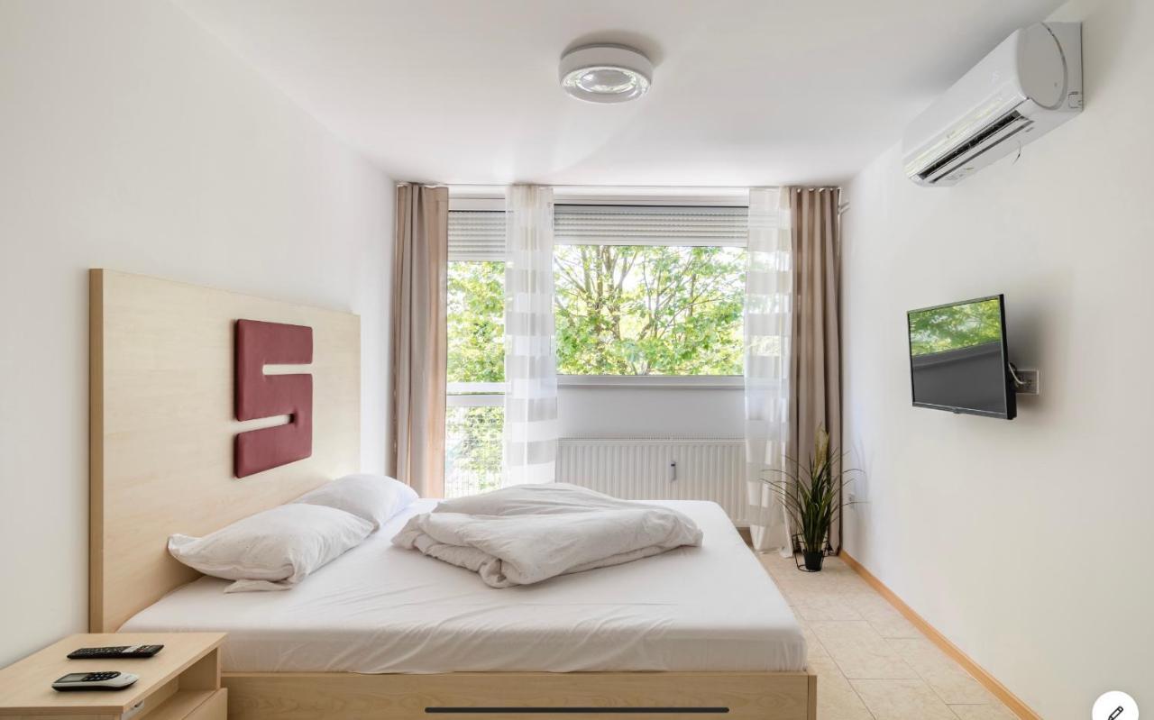 Sinus Premium Aparthotel Siófok Exteriör bild