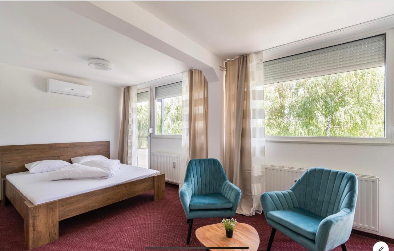 Sinus Premium Aparthotel Siófok Exteriör bild