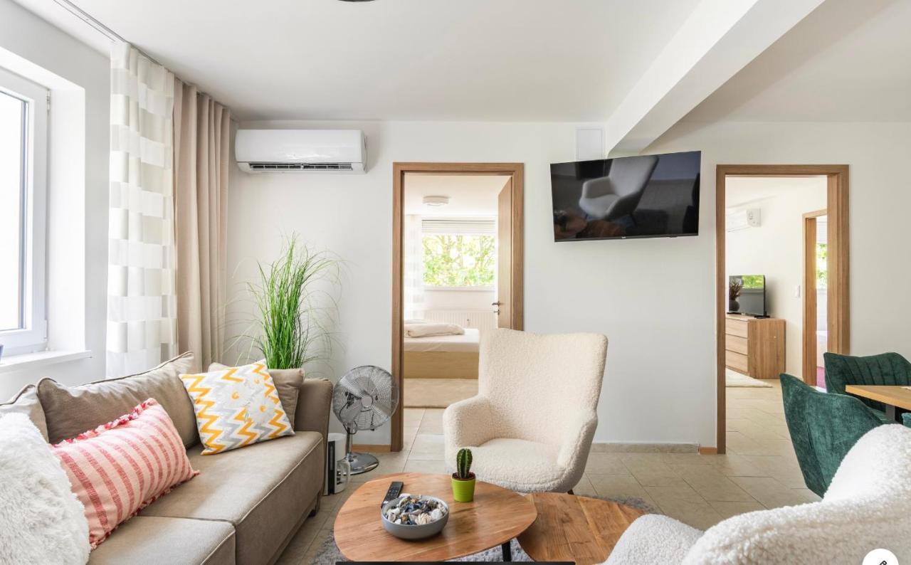 Sinus Premium Aparthotel Siófok Exteriör bild