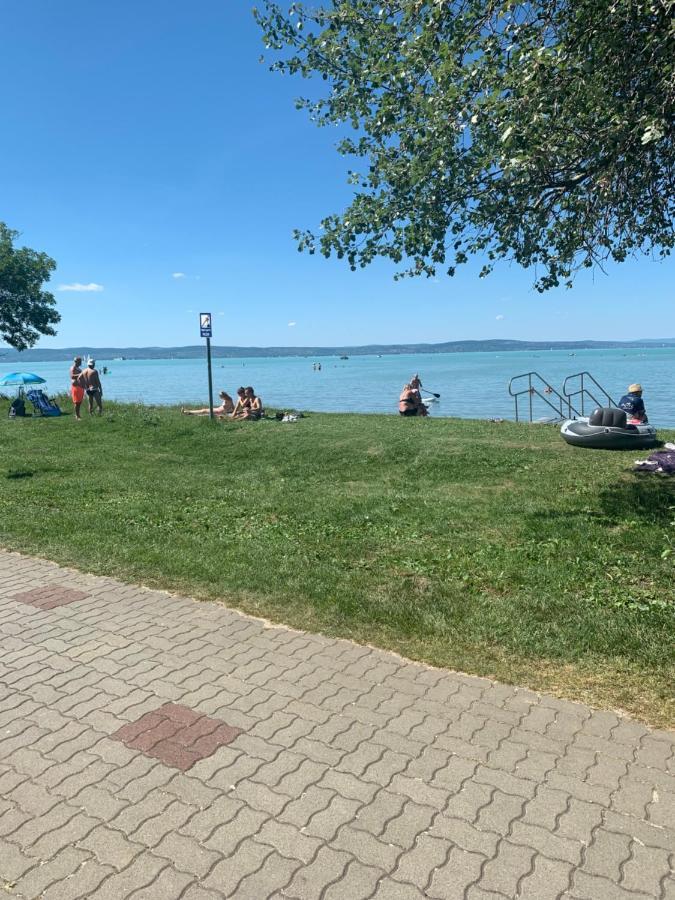 Sinus Premium Aparthotel Siófok Exteriör bild